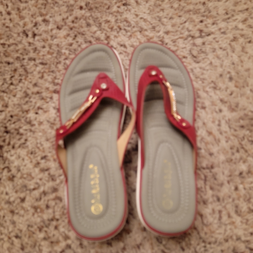 Women's sandals Size 9